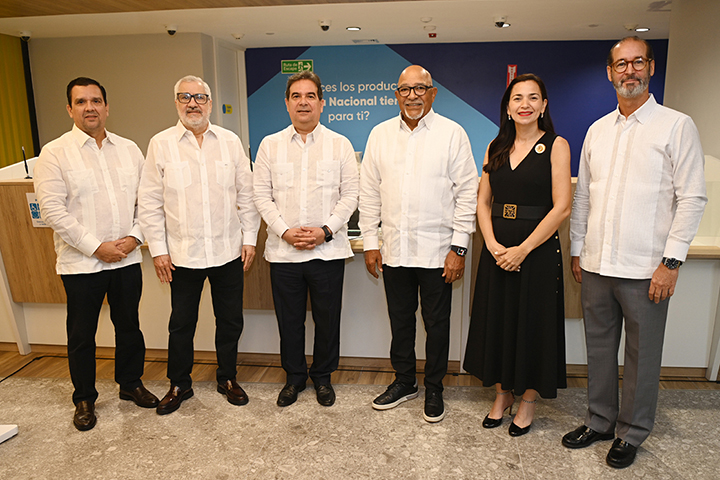 La Nacional inaugura moderna sucursal en Ágora Santiago Center
