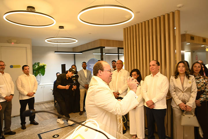 La Nacional inaugura moderna sucursal en Ágora Santiago Center